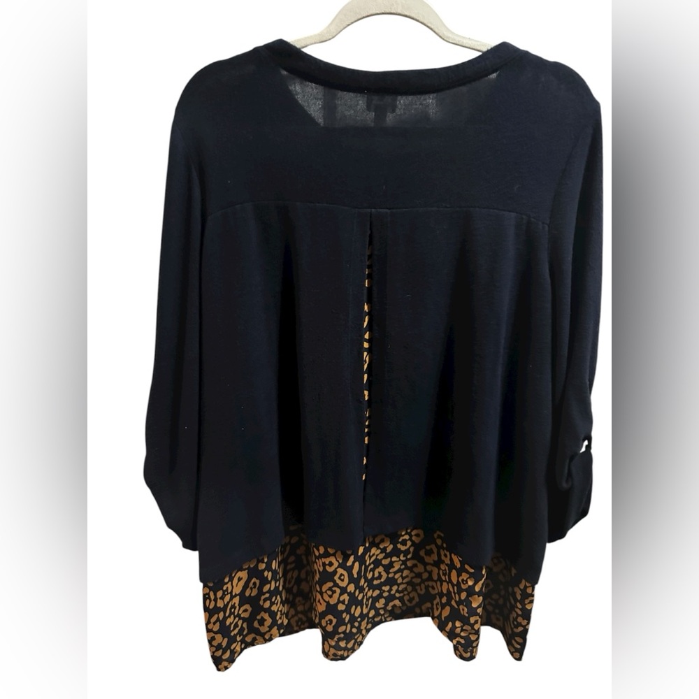 Dressbarn Knit Leopard Accent Blouse size 2X - Picture 5 of 7